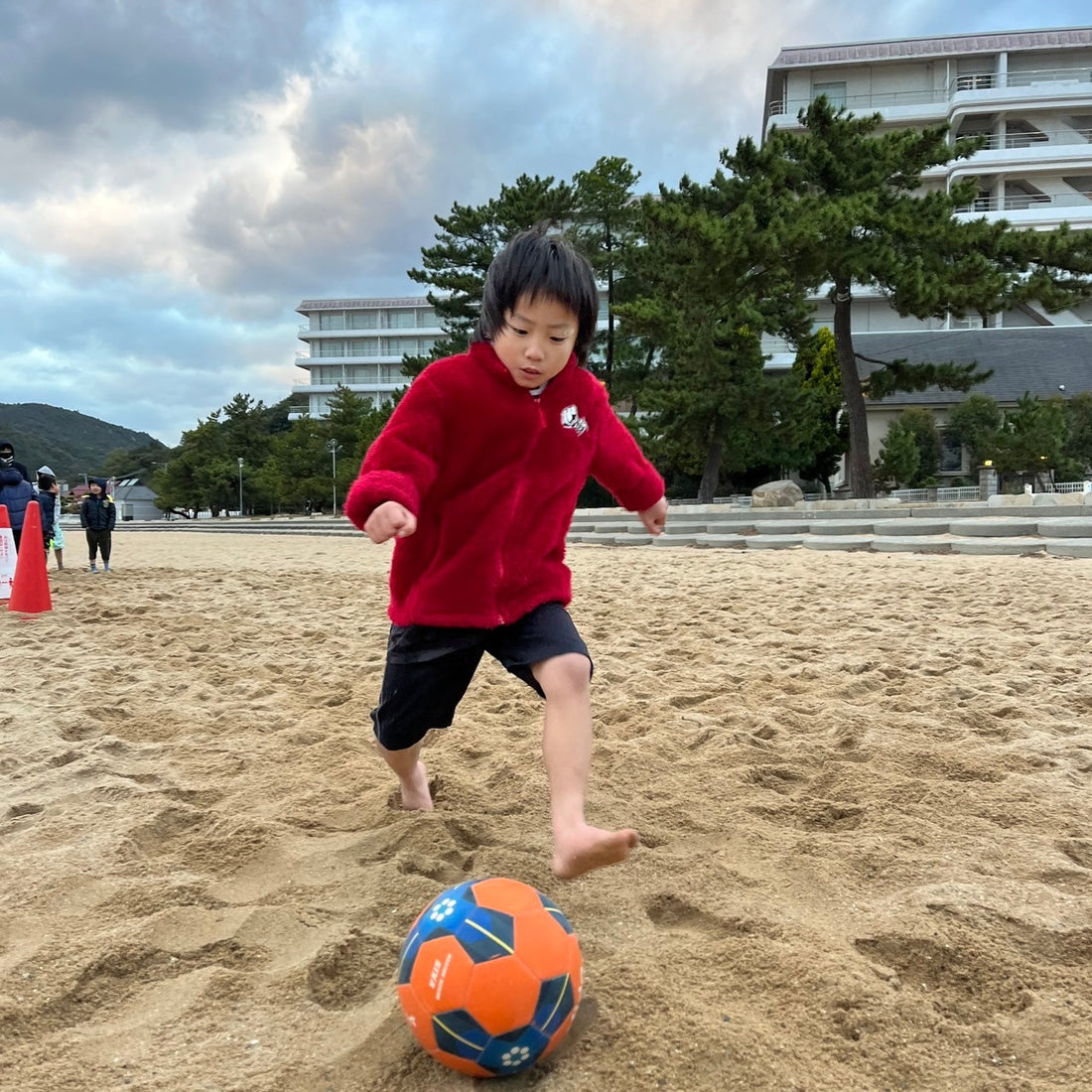 毎月のハレクティオ岡山主催ビーチサッカースクール活動〜2023年11月〜